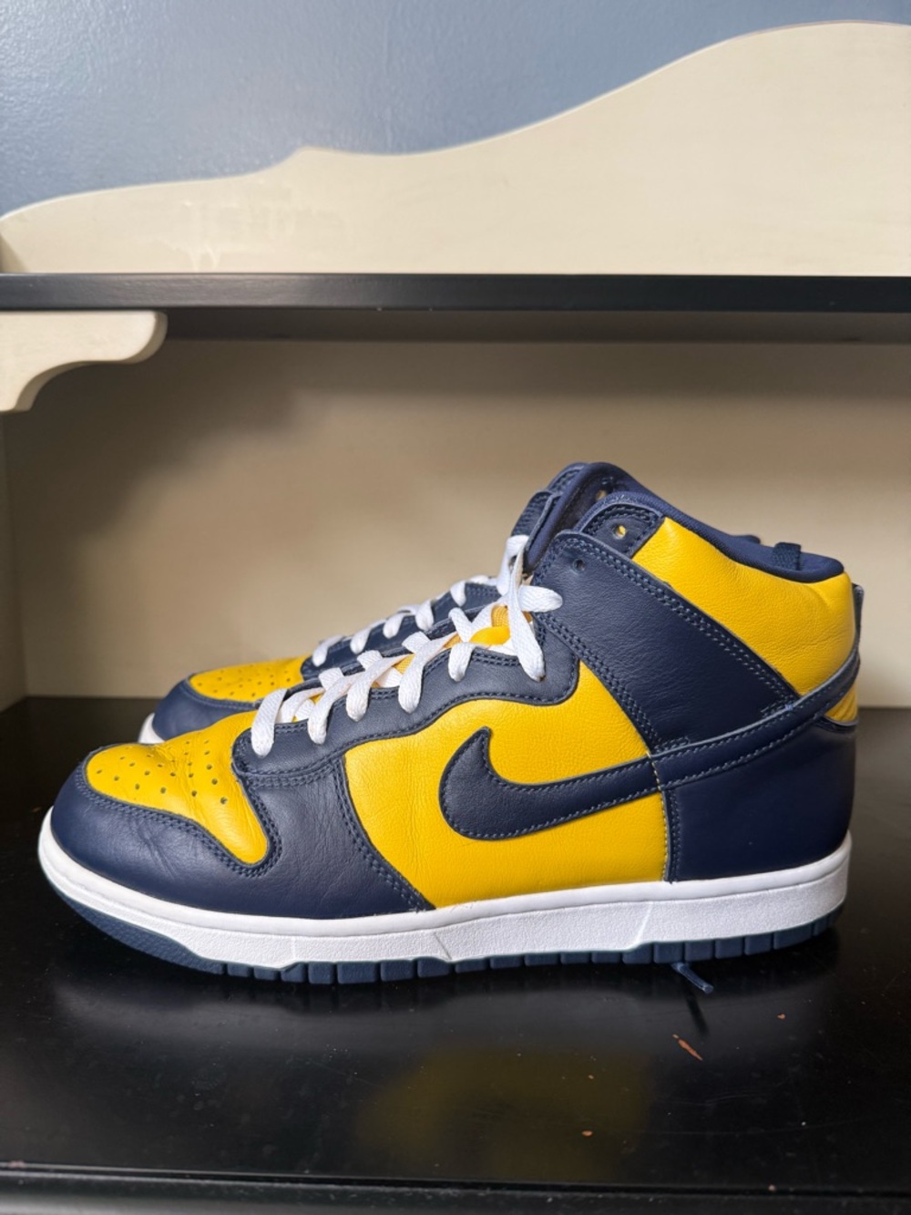 Nike men’s dunk hi sp Michigan colors CZ8149-700 with box.